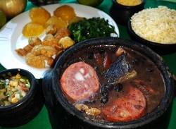 Pratos Feijoada Arroz Salada